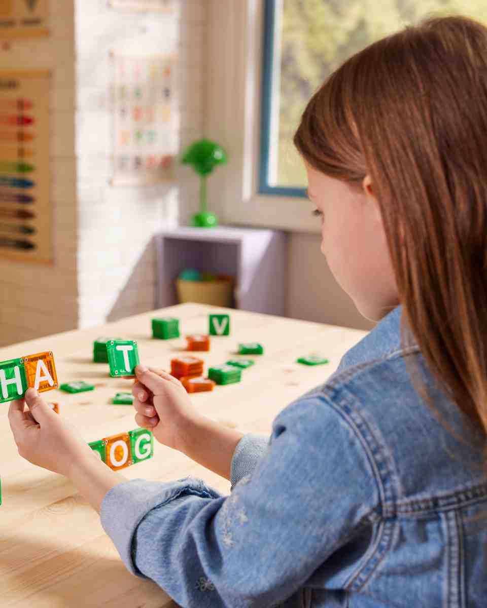 MAGNA-TILES microMAGS LEARN Letters