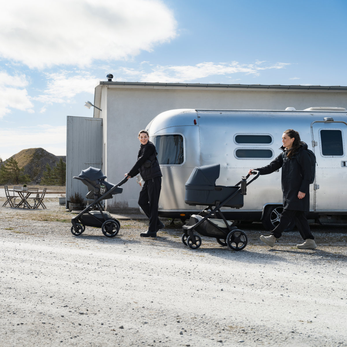 Thule Maple Connect babyzitje in grijs - zijaanzicht