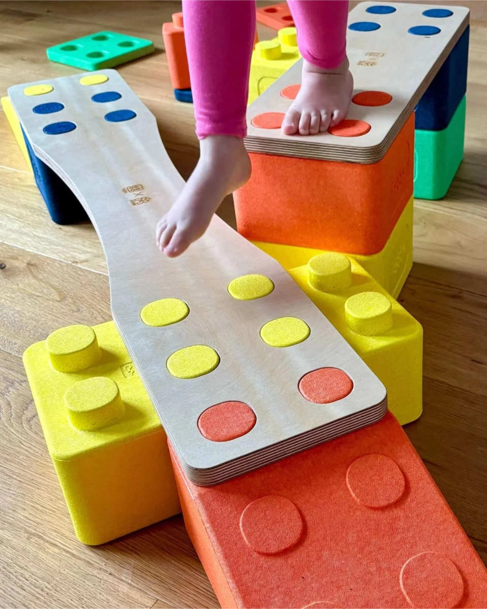 bygge PARCOURS Balanceerset met BAR-plank en 4 bouwblokken