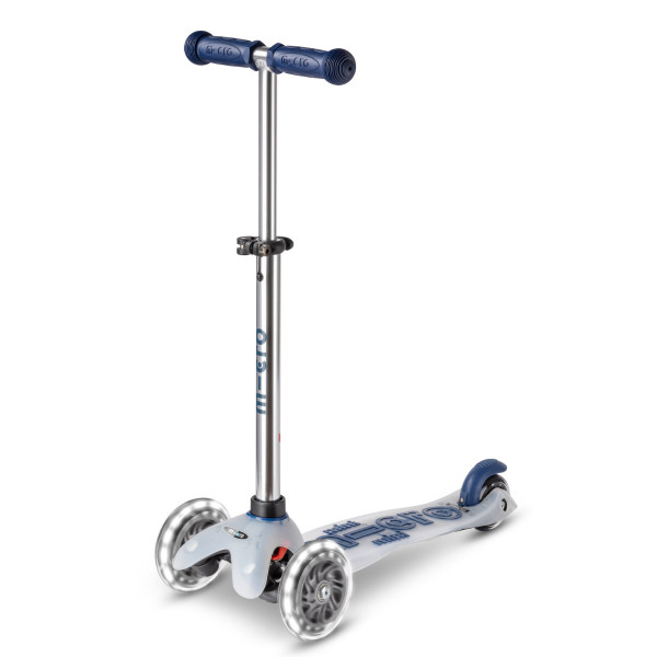 Mini Micro Deluxe FLUX Step met LED Wielen
